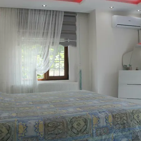 Diamond Garden House *
